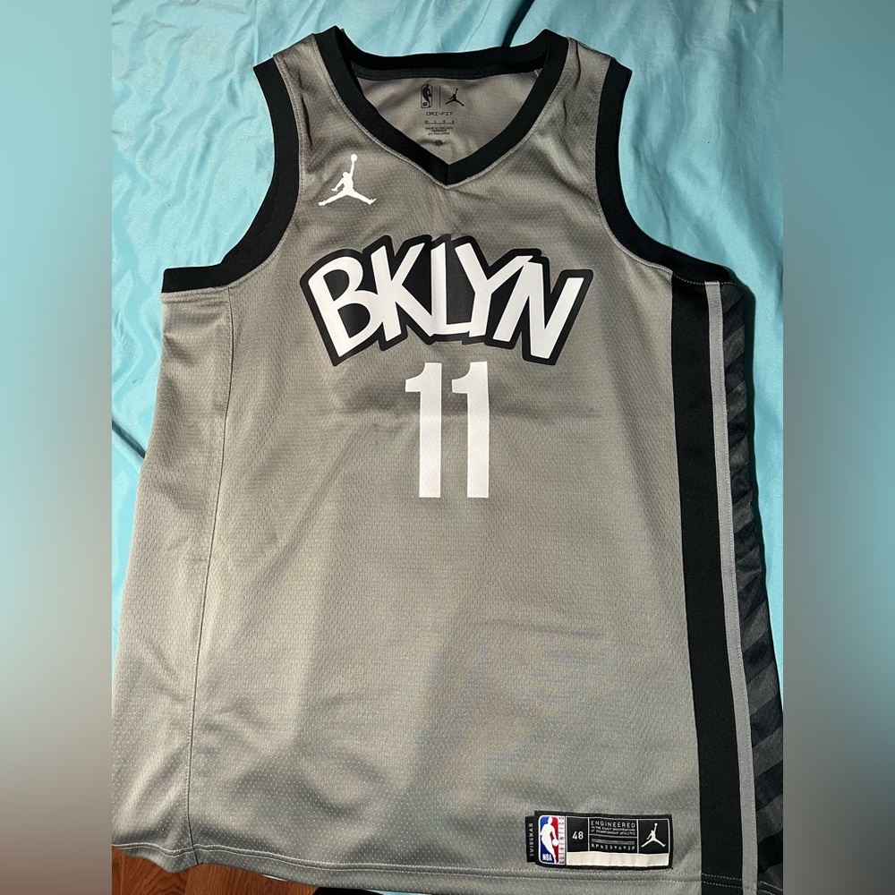 Kyrie irving brklyn nets jordan jersey Absolutely new without tag